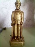 IMAGEM EM GESSO DE EXU 20 CM EM ACABAMENTO DE OURO EN